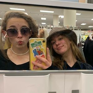 Meet your Posher, Casey